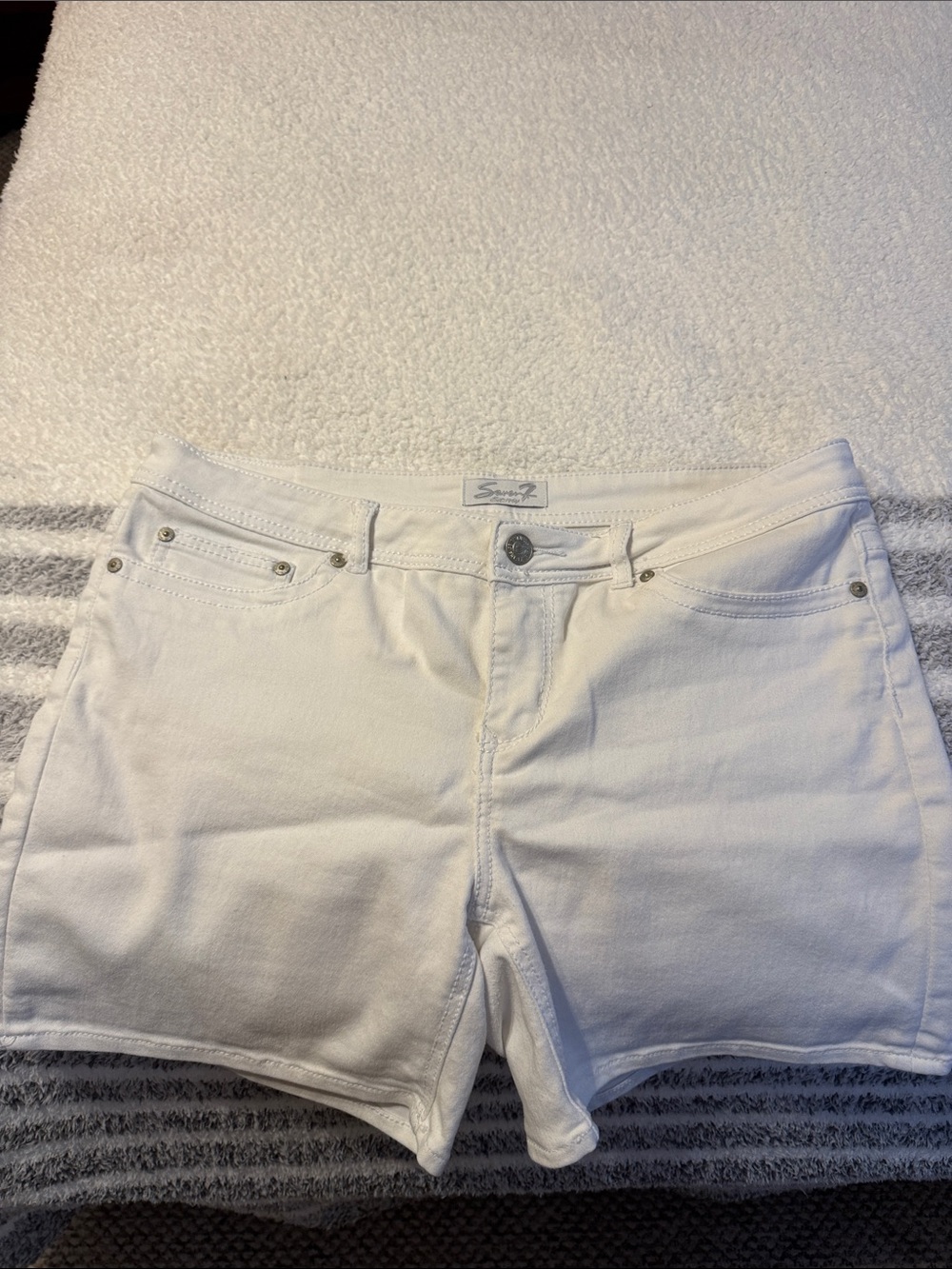 Seven7 White Denim Women's Shorts